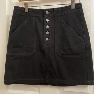 Hollister Ultra High-Rise Black Button Floy Mini Skirt size 7